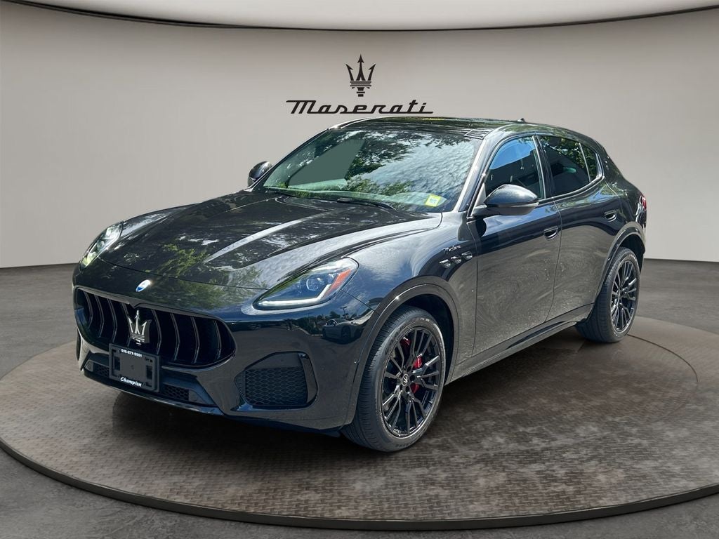 2025 Maserati Grecale Modena in Black — front three-quarter view