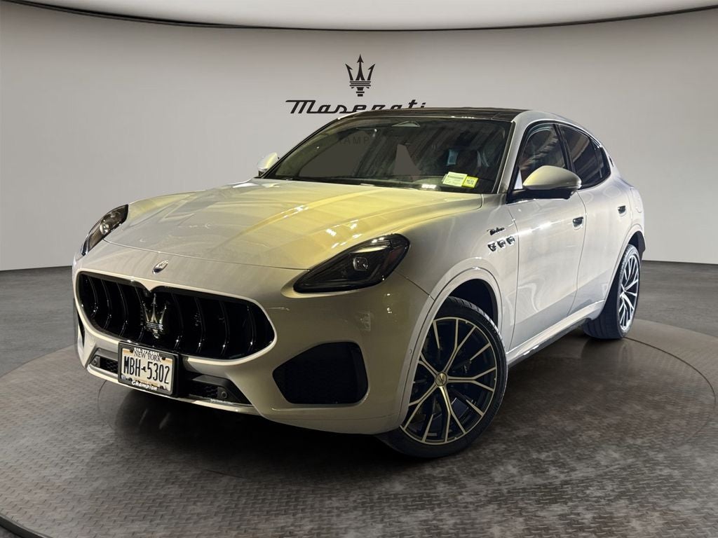 2026 Maserati Grecale Modena in White — front three-quarter view